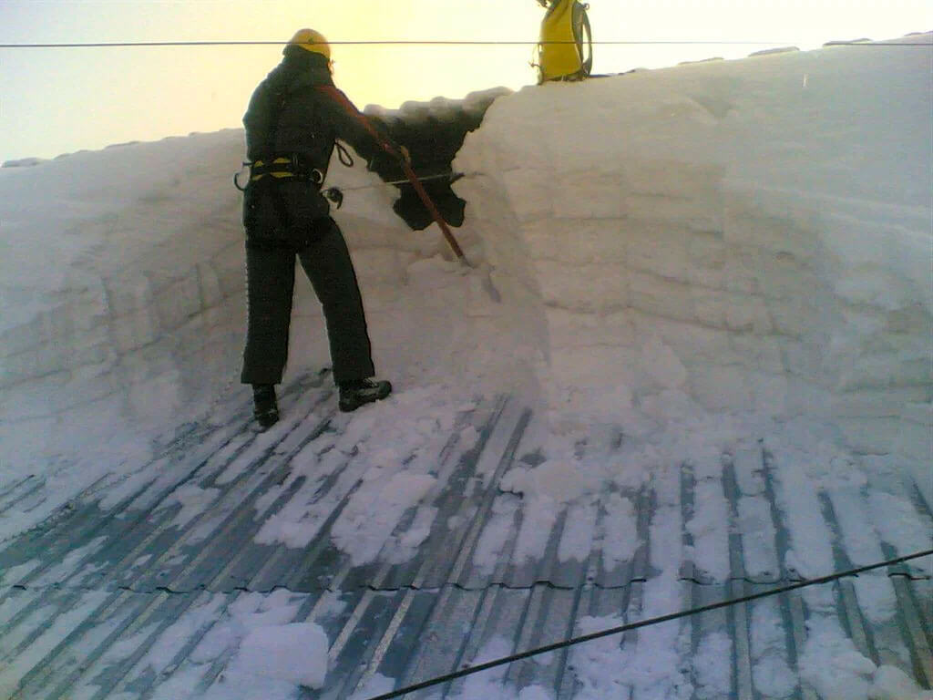 Уборка снега цена в Сертолово